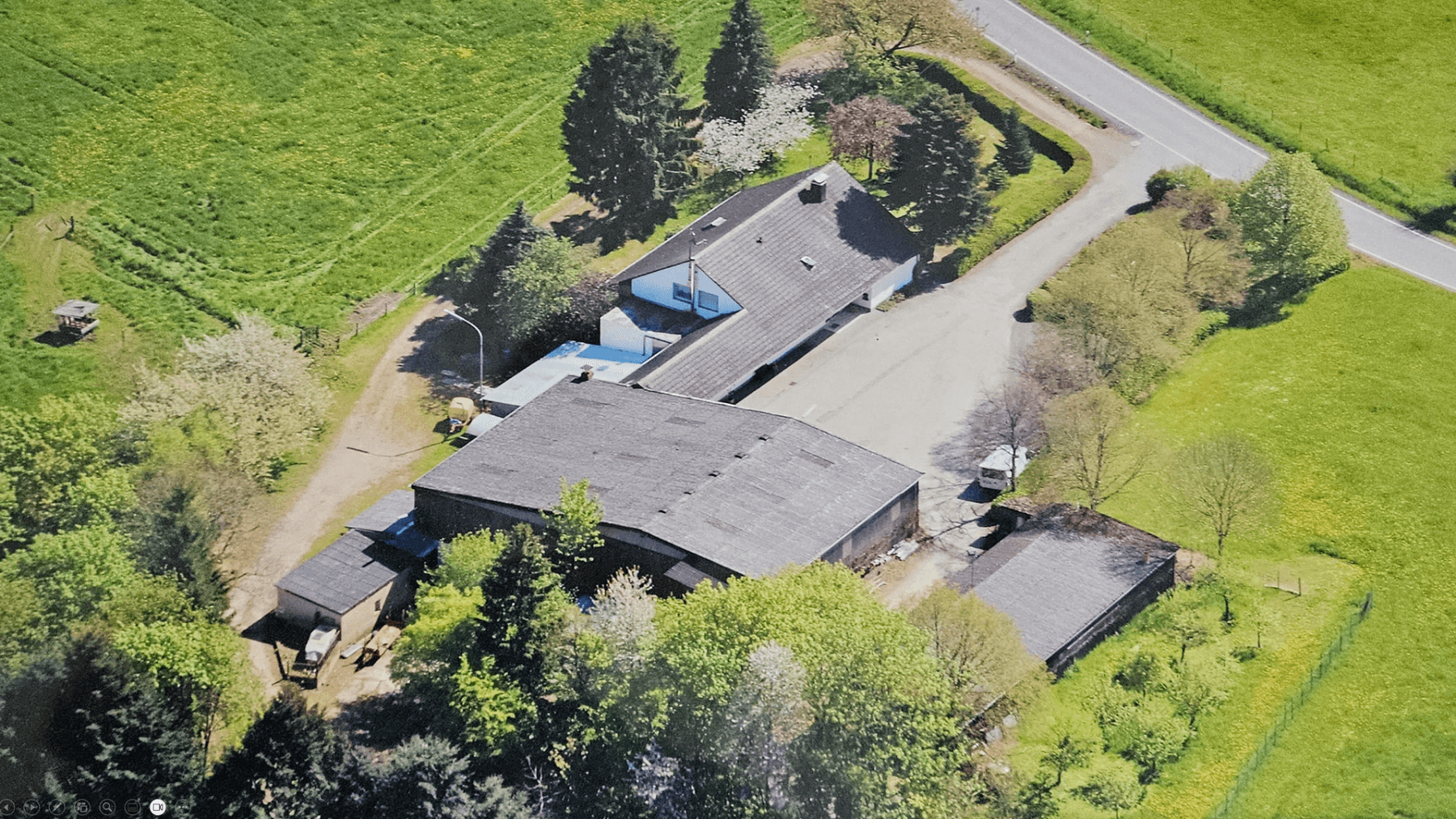 Predaj domu 281 m², pozemek 5.575 m², Konz, Porýnie-Falcko Predaj domu 281 m², pozemek 5.575 m², Konz, Porýnie-Falcko