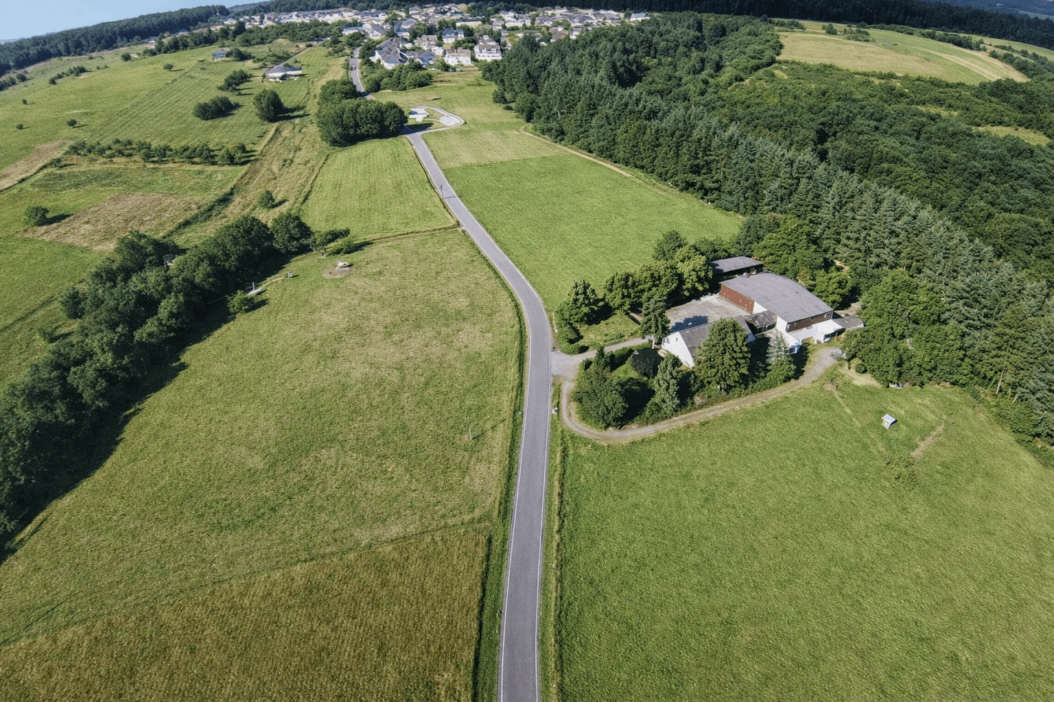 Predaj domu 281 m², pozemek 5.575 m², Konz, Porýnie-Falcko Predaj domu 281 m², pozemek 5.575 m², Konz, Porýnie-Falcko