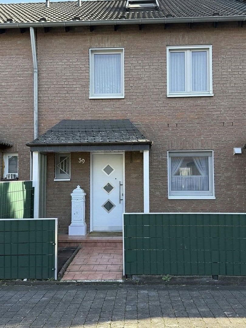 Predaj domu 115 m², pozemek 170 m², Händelstraße 39, Niederkassel, Severné Porýnie - Westfálsko Predaj domu 115 m², pozemek 170 m², Händelstraße 39, Niederkassel, Severné Porýnie - Westfálsko