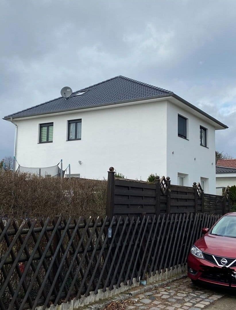 Predaj domu 200 m², pozemek 599 m², Berlin, Berlín Predaj domu 200 m², pozemek 599 m², Berlin, Berlín