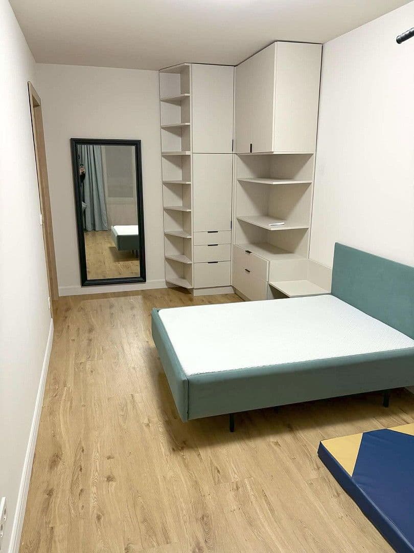 Prenájom bytu 4-izbový 100 m², Kaiserswerther str. 73, Dusseldorf, Severné Porýnie - Westfálsko Prenájom bytu 4-izbový 100 m², Kaiserswerther str. 73, Dusseldorf, Severné Porýnie - Westfálsko