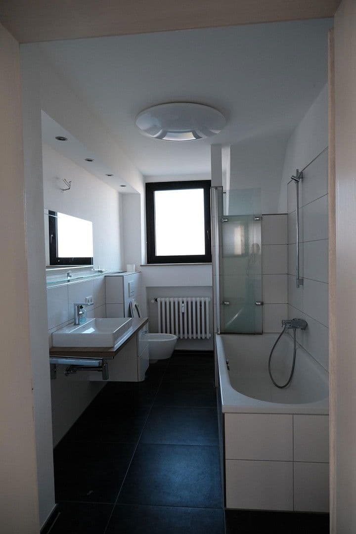 Prenájom bytu 4-izbový 120 m², Essenberger Straße 82, Moers, Severné Porýnie - Westfálsko Prenájom bytu 4-izbový 120 m², Essenberger Straße 82, Moers, Severné Porýnie - Westfálsko