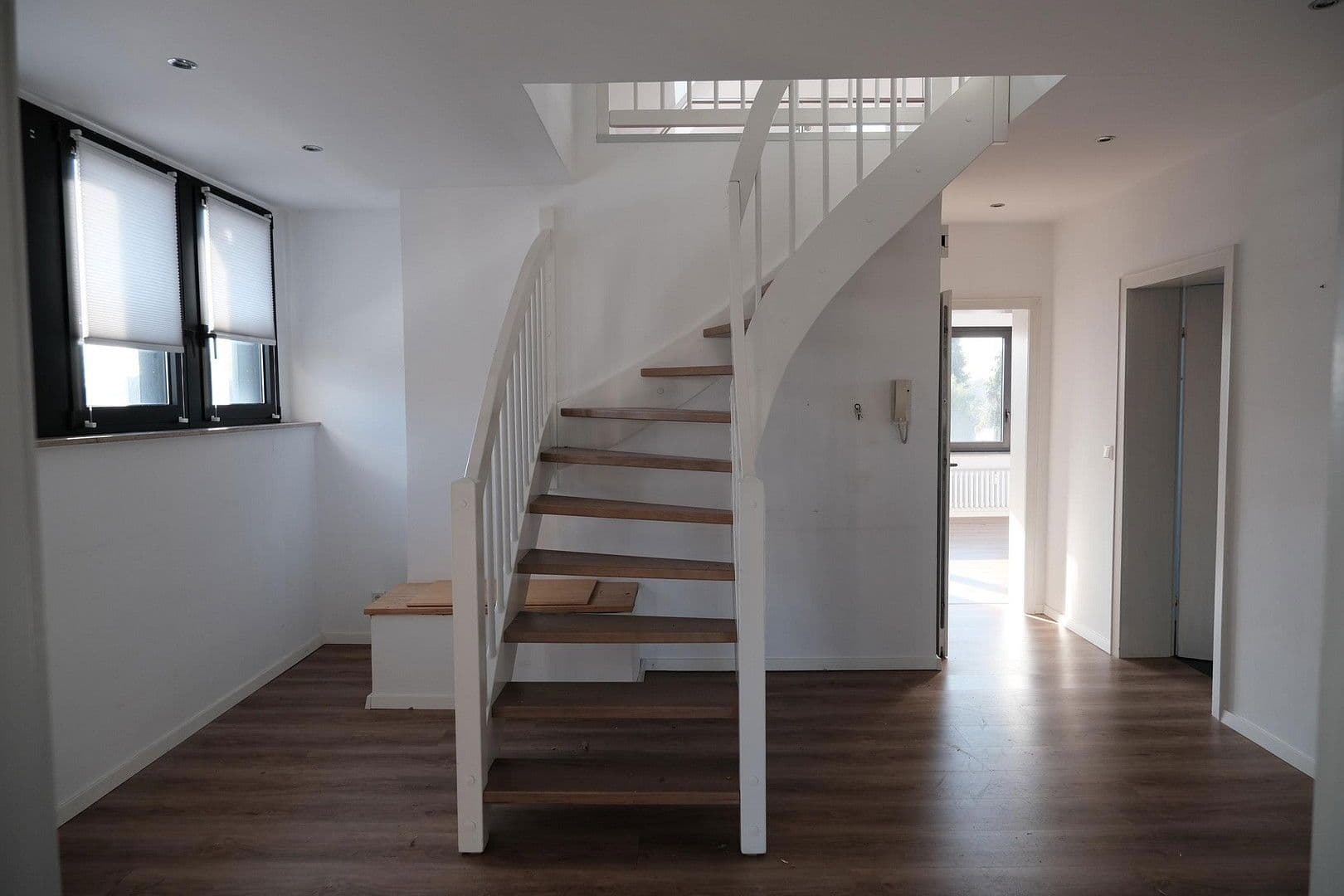 Prenájom bytu 4-izbový 120 m², Essenberger Straße 82, Moers, Severné Porýnie - Westfálsko Prenájom bytu 4-izbový 120 m², Essenberger Straße 82, Moers, Severné Porýnie - Westfálsko