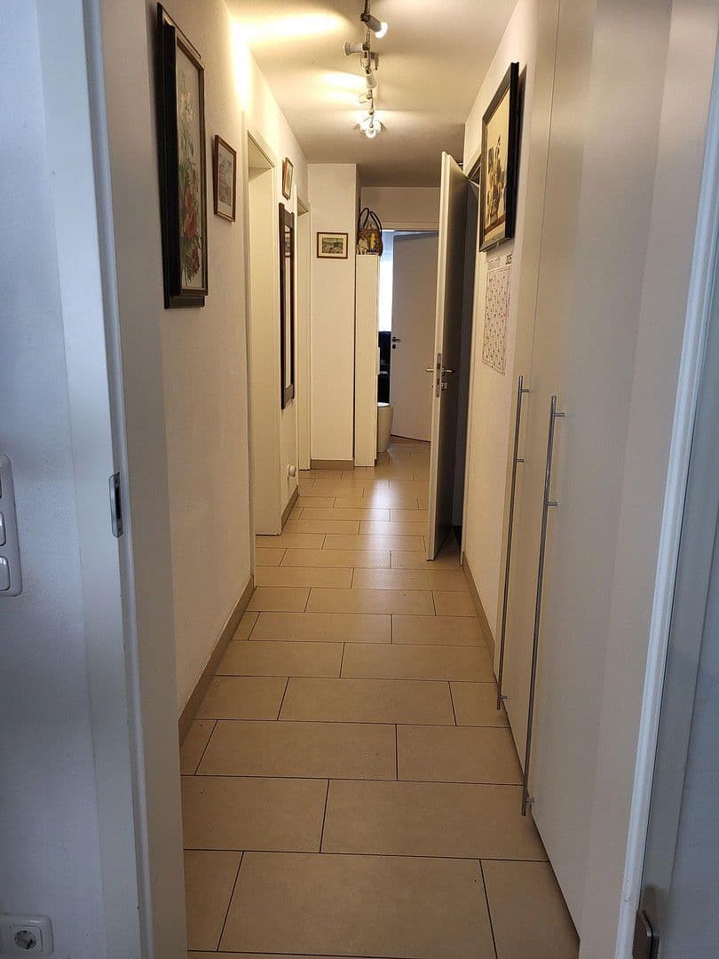 Prenájom bytu 4-izbový 90 m², München, Bavorsko Prenájom bytu 4-izbový 90 m², München, Bavorsko