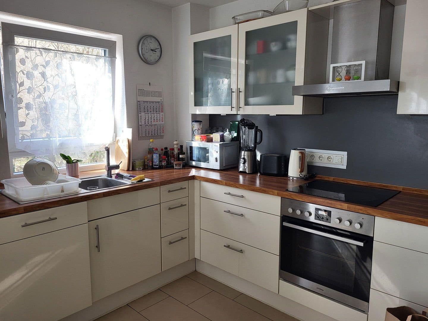 Prenájom bytu 4-izbový 90 m², München, Bavorsko Prenájom bytu 4-izbový 90 m², München, Bavorsko