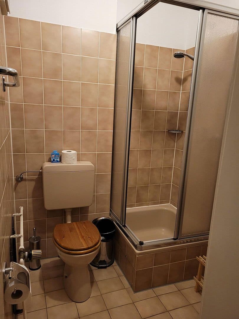 Prenájom bytu 2-izbový 43 m², Frankfurt am Main, Hesensko Prenájom bytu 2-izbový 43 m², Frankfurt am Main, Hesensko