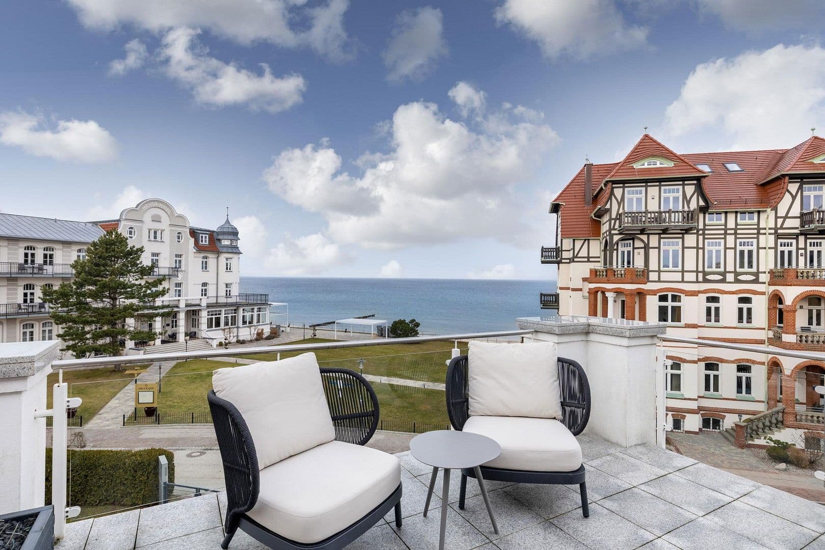 Predaj domu 361 m², pozemek 1.330 m², Tannenstraße 7 c, Kühlungsborn, Meklenbursko-Predpomoransko Predaj domu 361 m², pozemek 1.330 m², Tannenstraße 7 c, Kühlungsborn, Meklenbursko-Predpomoransko