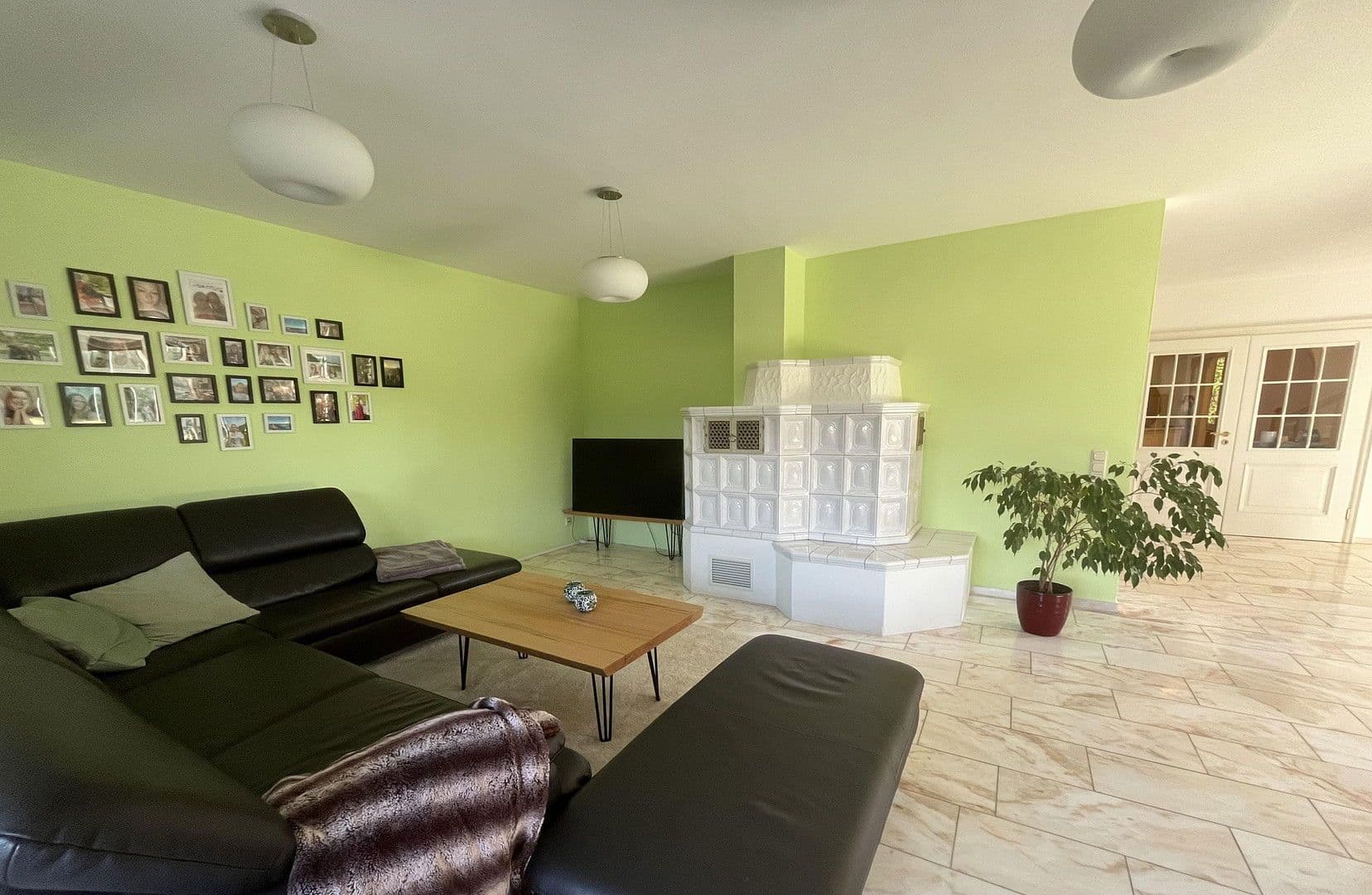 Predaj domu 245 m², pozemek 1.770 m², Nittendorf, Bavorsko Predaj domu 245 m², pozemek 1.770 m², Nittendorf, Bavorsko