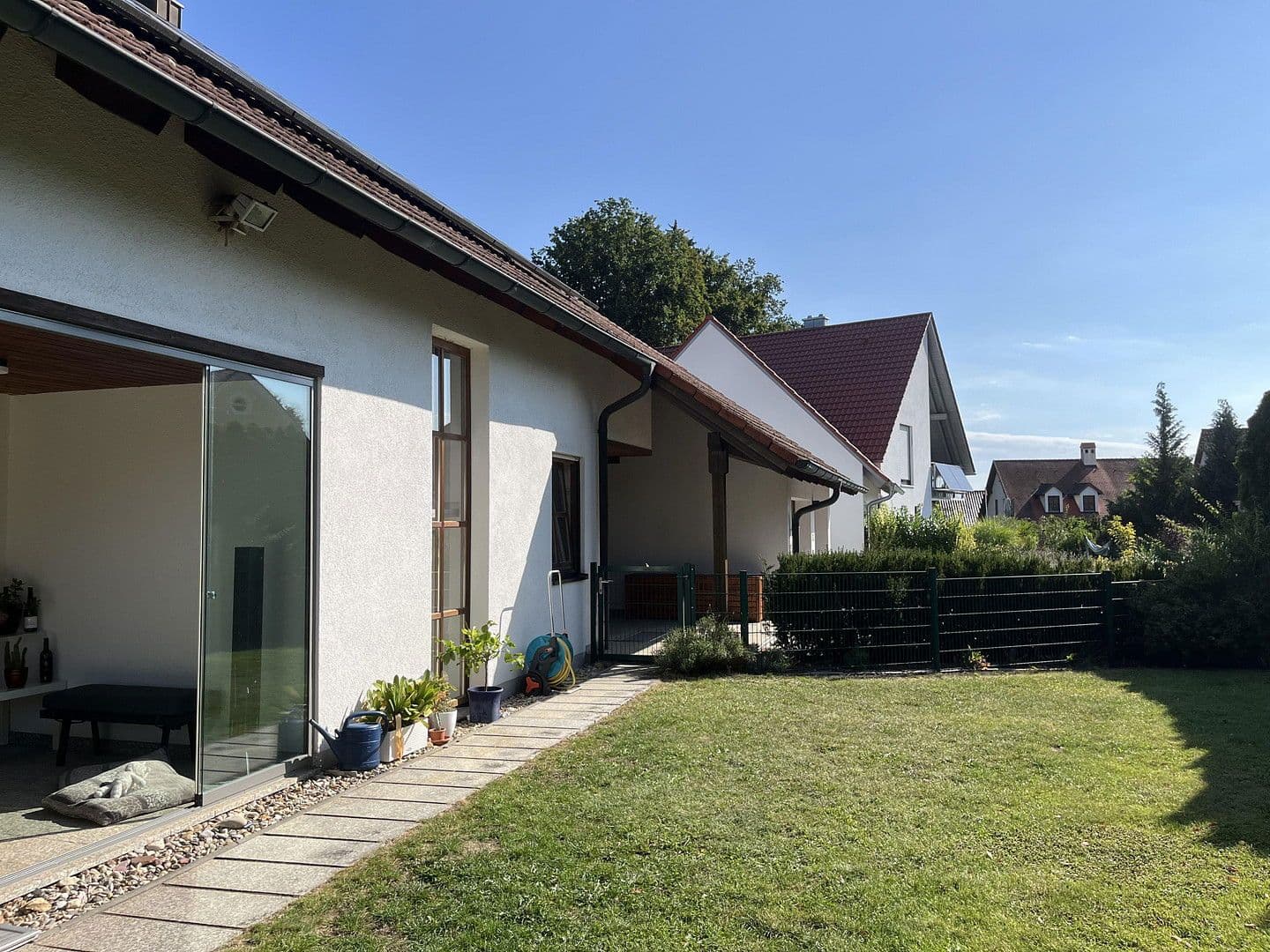 Predaj domu 245 m², pozemek 1.770 m², Nittendorf, Bavorsko Predaj domu 245 m², pozemek 1.770 m², Nittendorf, Bavorsko