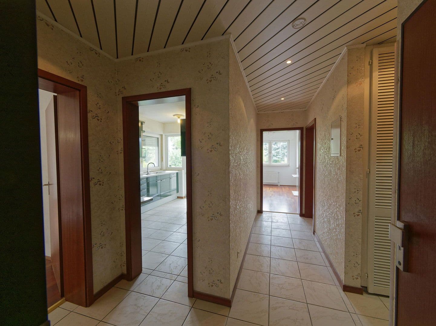 Prenájom bytu 3-izbový 87 m², Köln, Severné Porýnie - Westfálsko Prenájom bytu 3-izbový 87 m², Köln, Severné Porýnie - Westfálsko