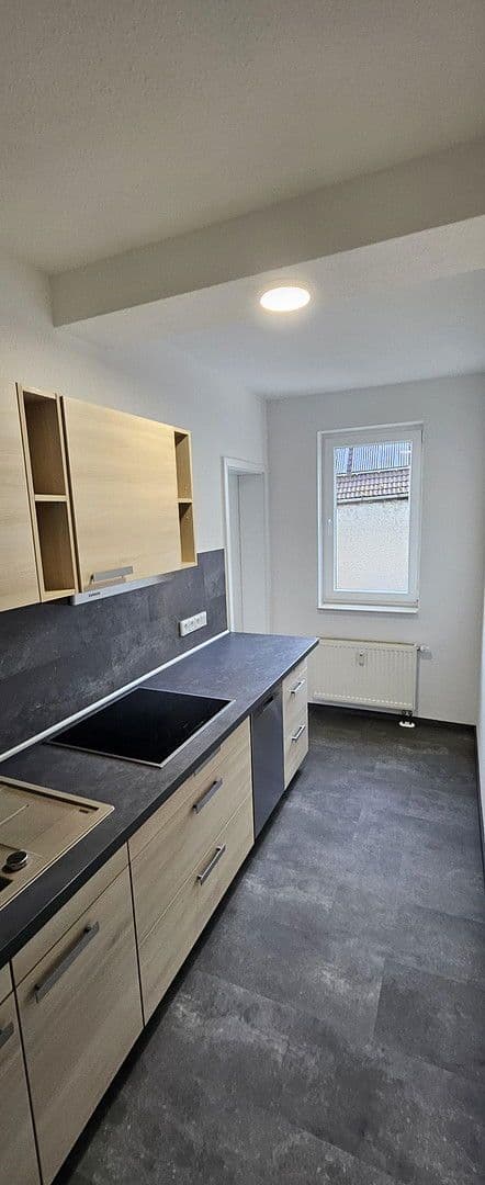 Prenájom bytu 1-izbový 37 m², Suhl, Durínsko Prenájom bytu 1-izbový 37 m², Suhl, Durínsko