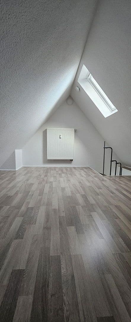 Prenájom bytu 1-izbový 37 m², Suhl, Durínsko Prenájom bytu 1-izbový 37 m², Suhl, Durínsko