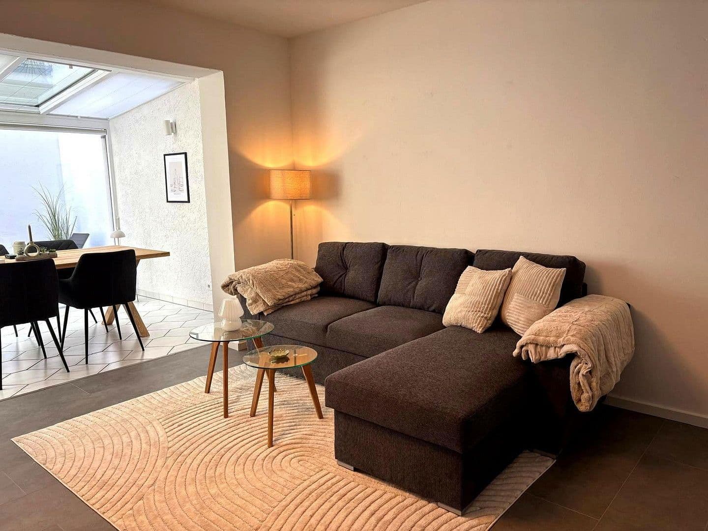 Prenájom bytu 2-izbový 70 m², Mainz, Porýnie-Falcko Prenájom bytu 2-izbový 70 m², Mainz, Porýnie-Falcko