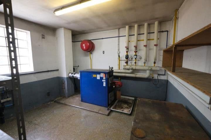 Prenájom nebytového priestoru 300 m², Rodalben, Porýnie-Falcko Prenájom nebytového priestoru 300 m², Rodalben, Porýnie-Falcko