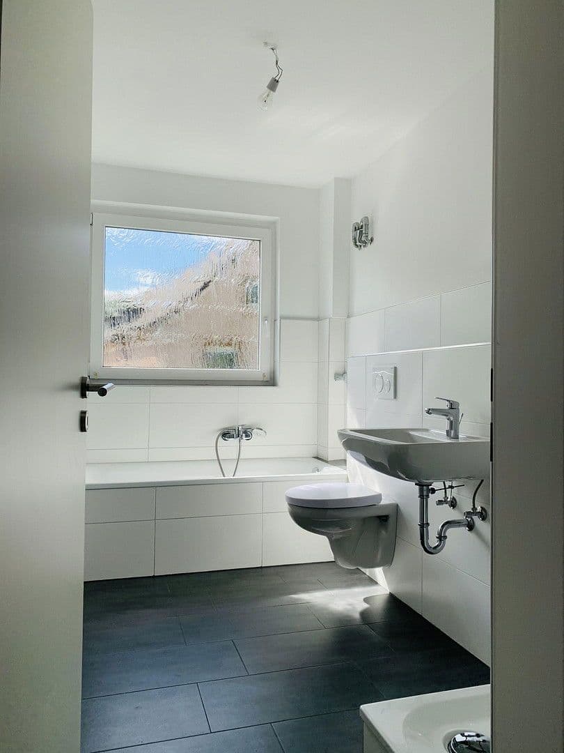 Prenájom bytu 3-izbový 70 m², Lütgendortmunder Hellweg 95, Dortmund, Severné Porýnie - Westfálsko Prenájom bytu 3-izbový 70 m², Lütgendortmunder Hellweg 95, Dortmund, Severné Porýnie - Westfálsko