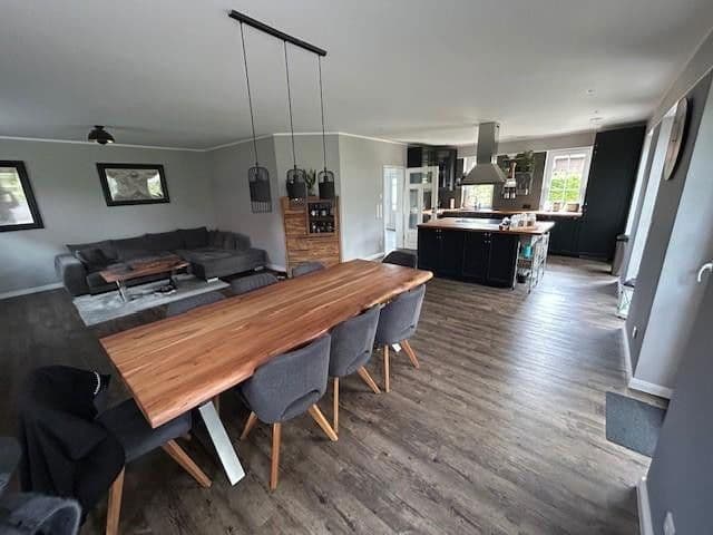 Predaj domu 280 m², pozemek 2.813 m², Barßel, Dolné Sasko Predaj domu 280 m², pozemek 2.813 m², Barßel, Dolné Sasko