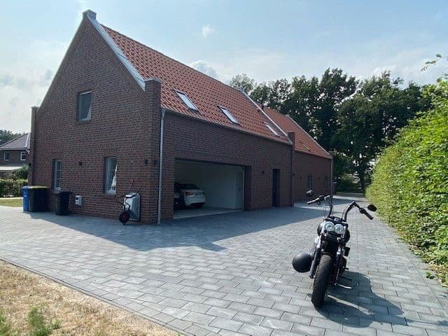 Predaj domu 280 m², pozemek 2.813 m², Barßel, Dolné Sasko Predaj domu 280 m², pozemek 2.813 m², Barßel, Dolné Sasko