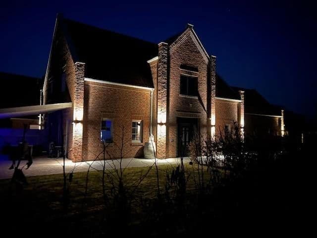 Predaj domu 280 m², pozemek 2.813 m², Barßel, Dolné Sasko Predaj domu 280 m², pozemek 2.813 m², Barßel, Dolné Sasko