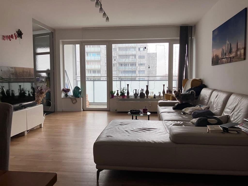 Prenájom bytu 3-izbový 82 m², Sigmund-Freud-Straße 76, Frankfurt, Hesensko Prenájom bytu 3-izbový 82 m², Sigmund-Freud-Straße 76, Frankfurt, Hesensko