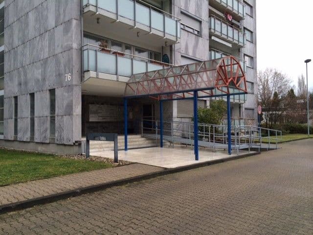 Prenájom bytu 3-izbový 82 m², Sigmund-Freud-Straße 76, Frankfurt, Hesensko Prenájom bytu 3-izbový 82 m², Sigmund-Freud-Straße 76, Frankfurt, Hesensko