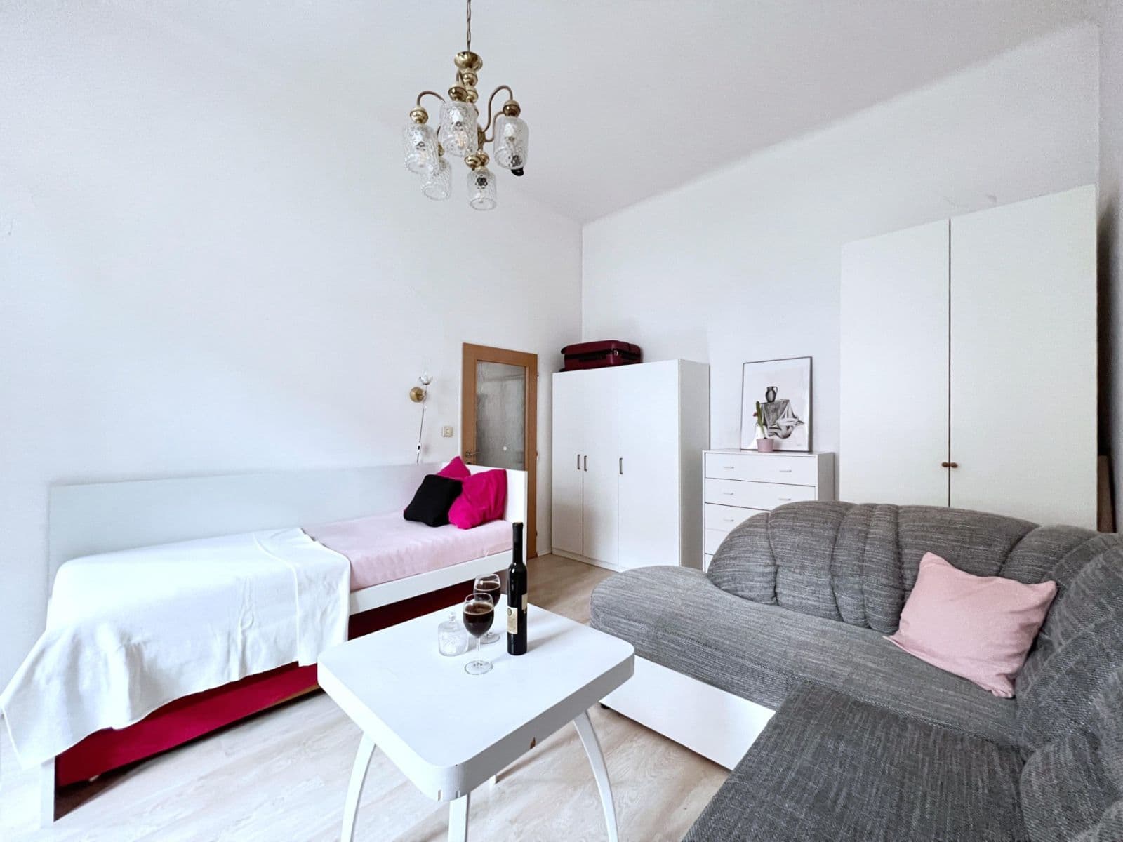 Prenájom bytu 1-izbový 19 m², Londýnská, Praha, Praha Prenájom bytu 1-izbový 19 m², Londýnská, Praha, Praha