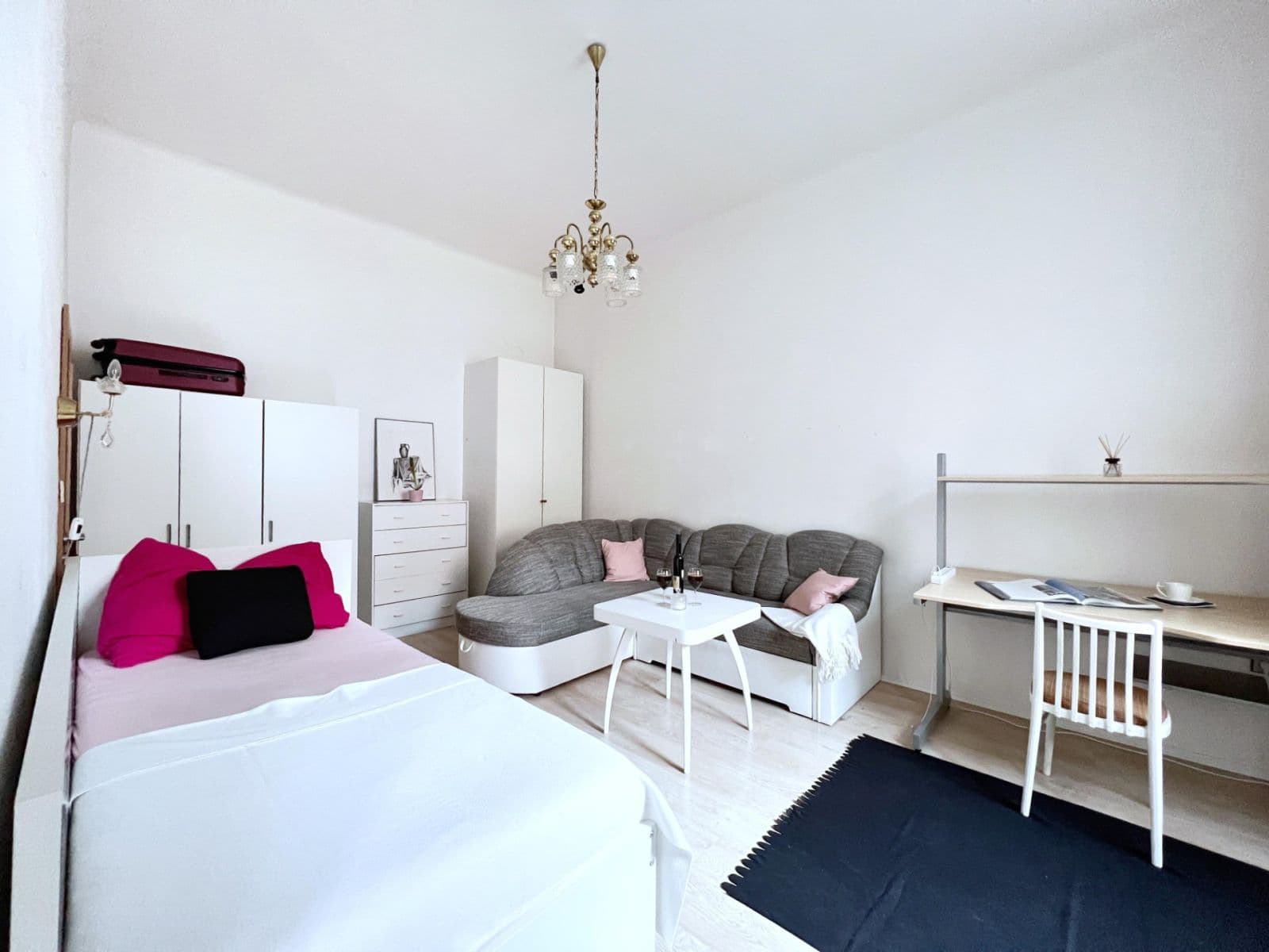 Prenájom bytu 1-izbový 19 m², Londýnská, Praha, Praha Prenájom bytu 1-izbový 19 m², Londýnská, Praha, Praha