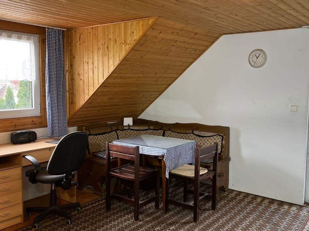 Prenájom bytu 3-izbový 86 m², Oseček, Středočeský kraj Prenájom bytu 3-izbový 86 m², Oseček, Středočeský kraj