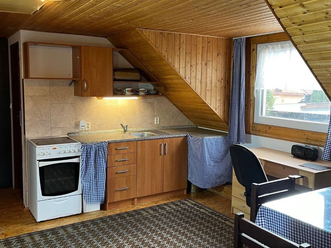 Prenájom bytu 3-izbový 86 m², Oseček, Středočeský kraj Prenájom bytu 3-izbový 86 m², Oseček, Středočeský kraj