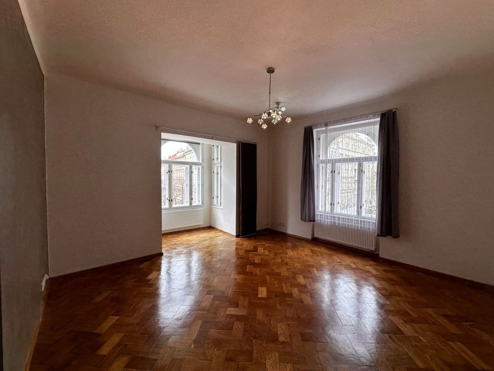 Prenájom bytu 3-izbový 110 m², Budečská, Praha, Praha Prenájom bytu 3-izbový 110 m², Budečská, Praha, Praha