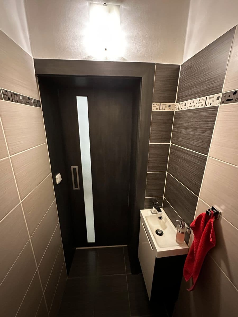 Prenájom bytu 3-izbový 110 m², Budečská, Praha, Praha Prenájom bytu 3-izbový 110 m², Budečská, Praha, Praha