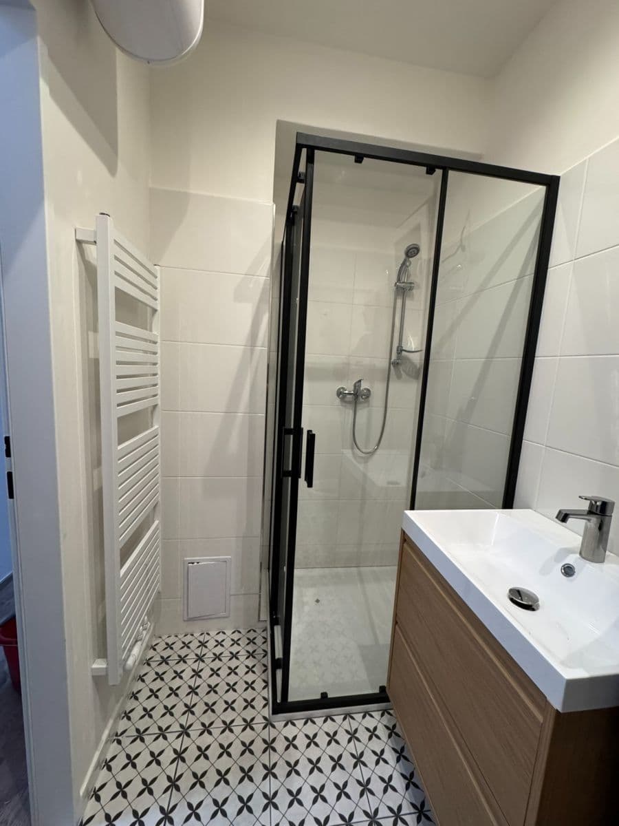 Prenájom bytu 3-izbový 62 m², Sezimova, Praha, Praha Prenájom bytu 3-izbový 62 m², Sezimova, Praha, Praha