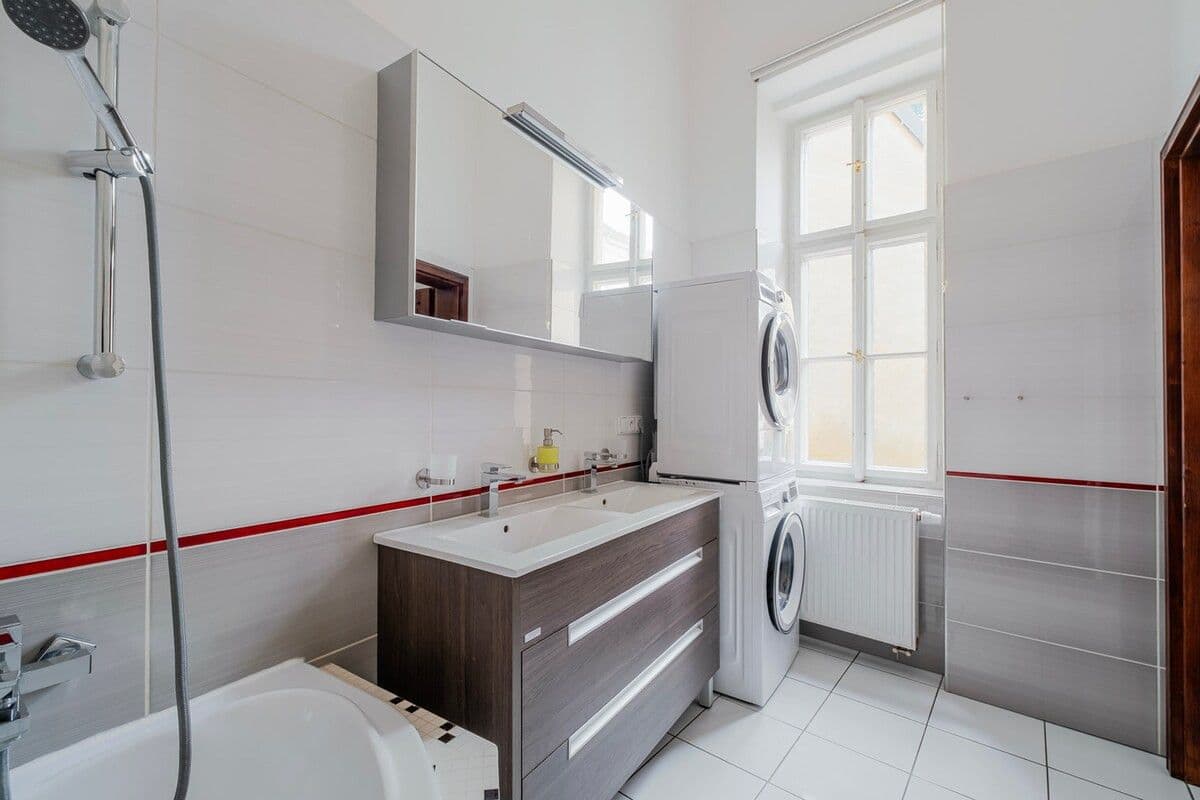 Prenájom bytu 71 m², Újezd, Praha, Praha Prenájom bytu 71 m², Újezd, Praha, Praha