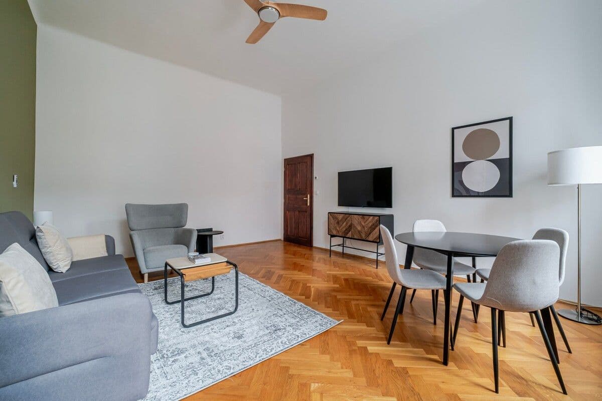 Prenájom bytu 71 m², Újezd, Praha, Praha Prenájom bytu 71 m², Újezd, Praha, Praha
