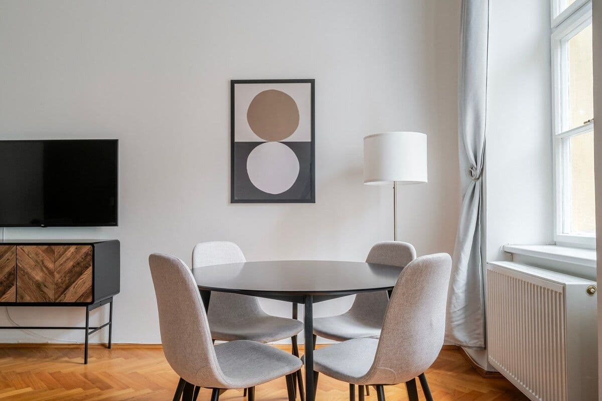 Prenájom bytu 71 m², Újezd, Praha, Praha Prenájom bytu 71 m², Újezd, Praha, Praha