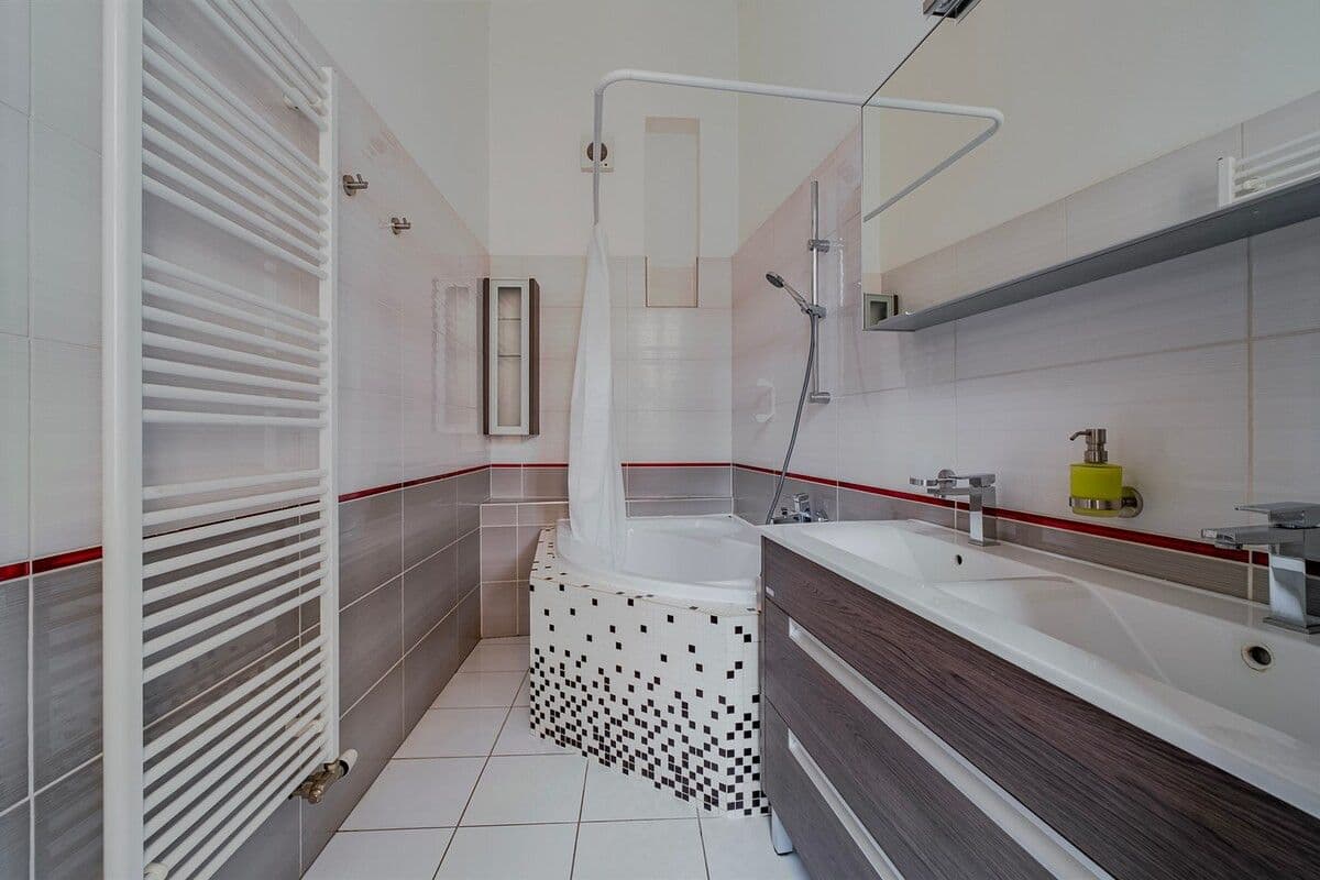 Prenájom bytu 71 m², Újezd, Praha, Praha Prenájom bytu 71 m², Újezd, Praha, Praha