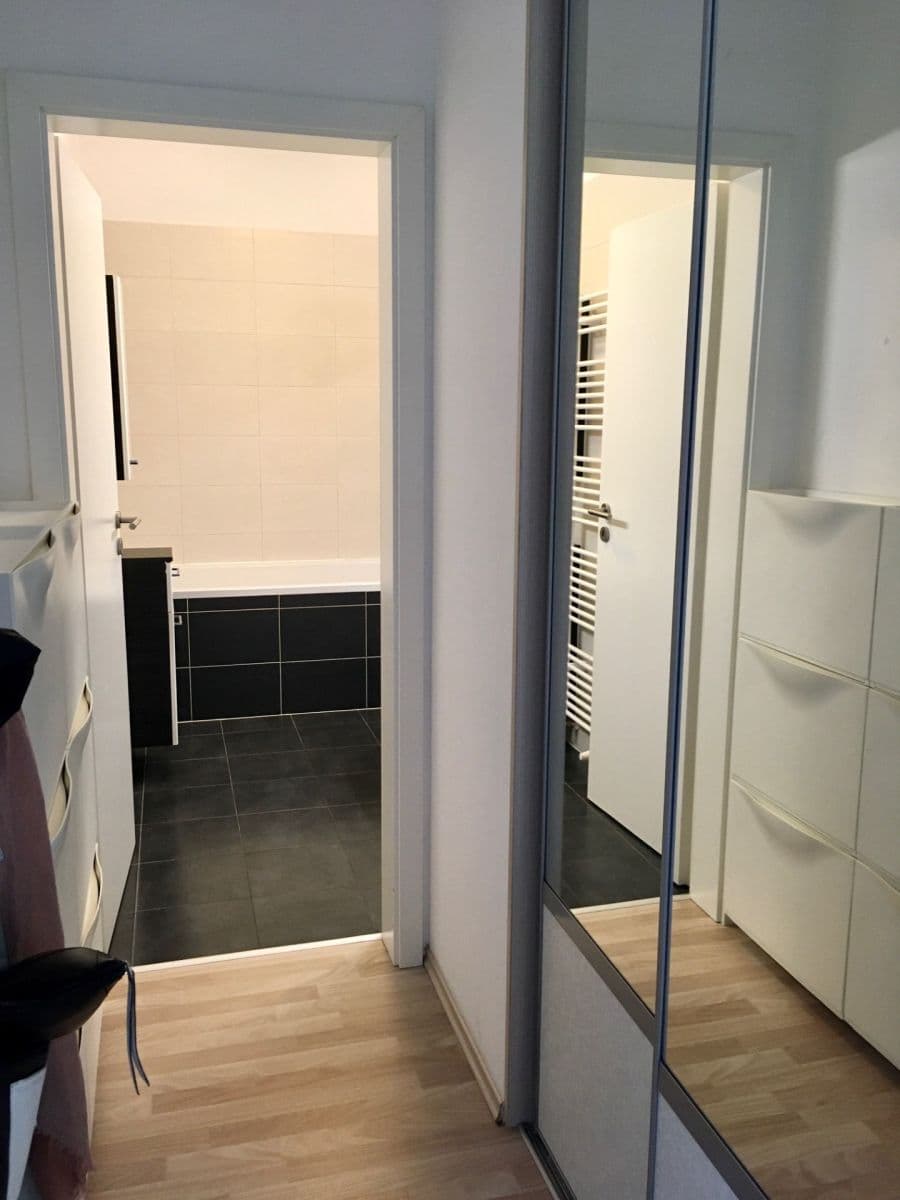 Prenájom bytu 1-izbový 30 m², Žltá, Petržalka, Bratislavský kraj Prenájom bytu 1-izbový 30 m², Žltá, Petržalka, Bratislavský kraj