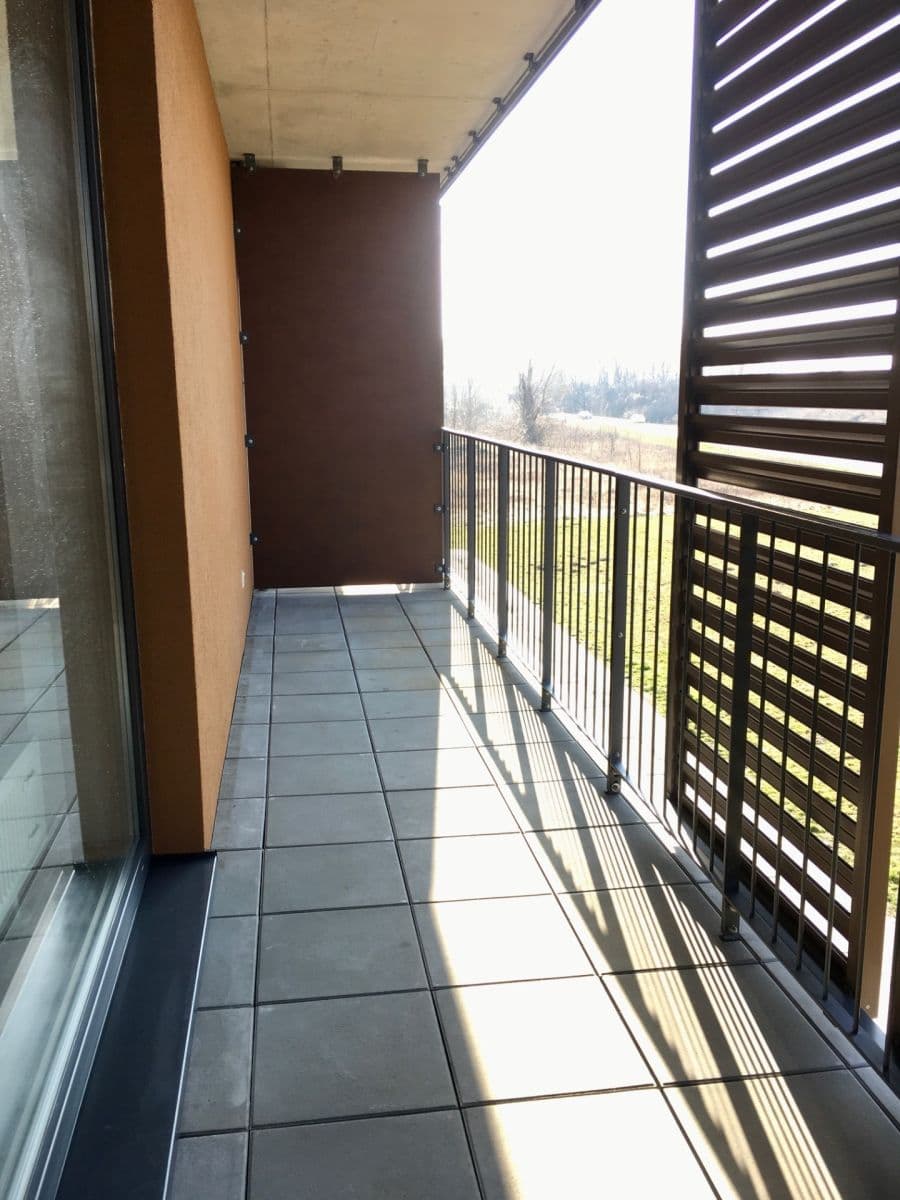 Prenájom bytu 1-izbový 30 m², Žltá, Petržalka, Bratislavský kraj Prenájom bytu 1-izbový 30 m², Žltá, Petržalka, Bratislavský kraj