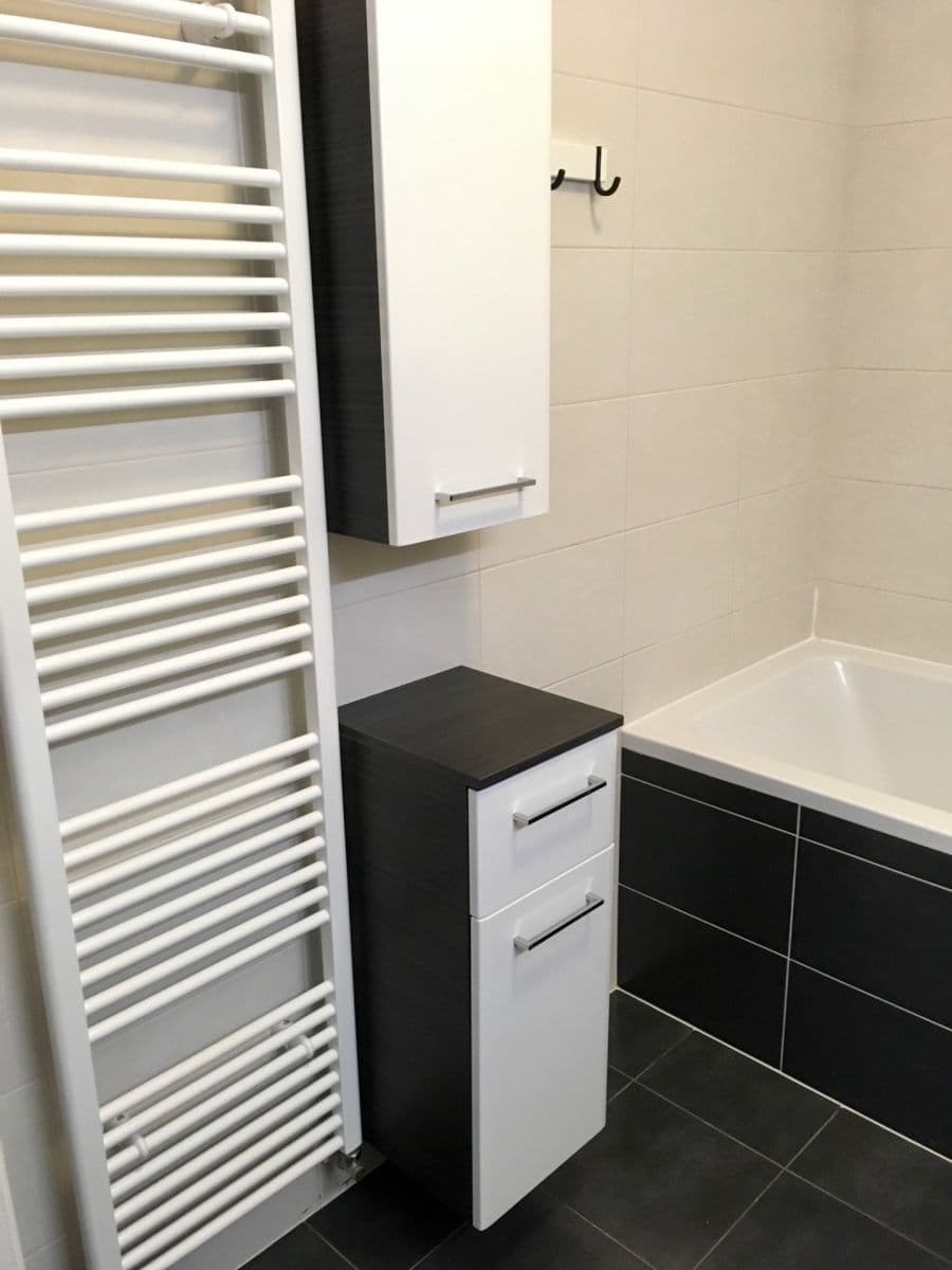 Prenájom bytu 1-izbový 30 m², Žltá, Petržalka, Bratislavský kraj Prenájom bytu 1-izbový 30 m², Žltá, Petržalka, Bratislavský kraj