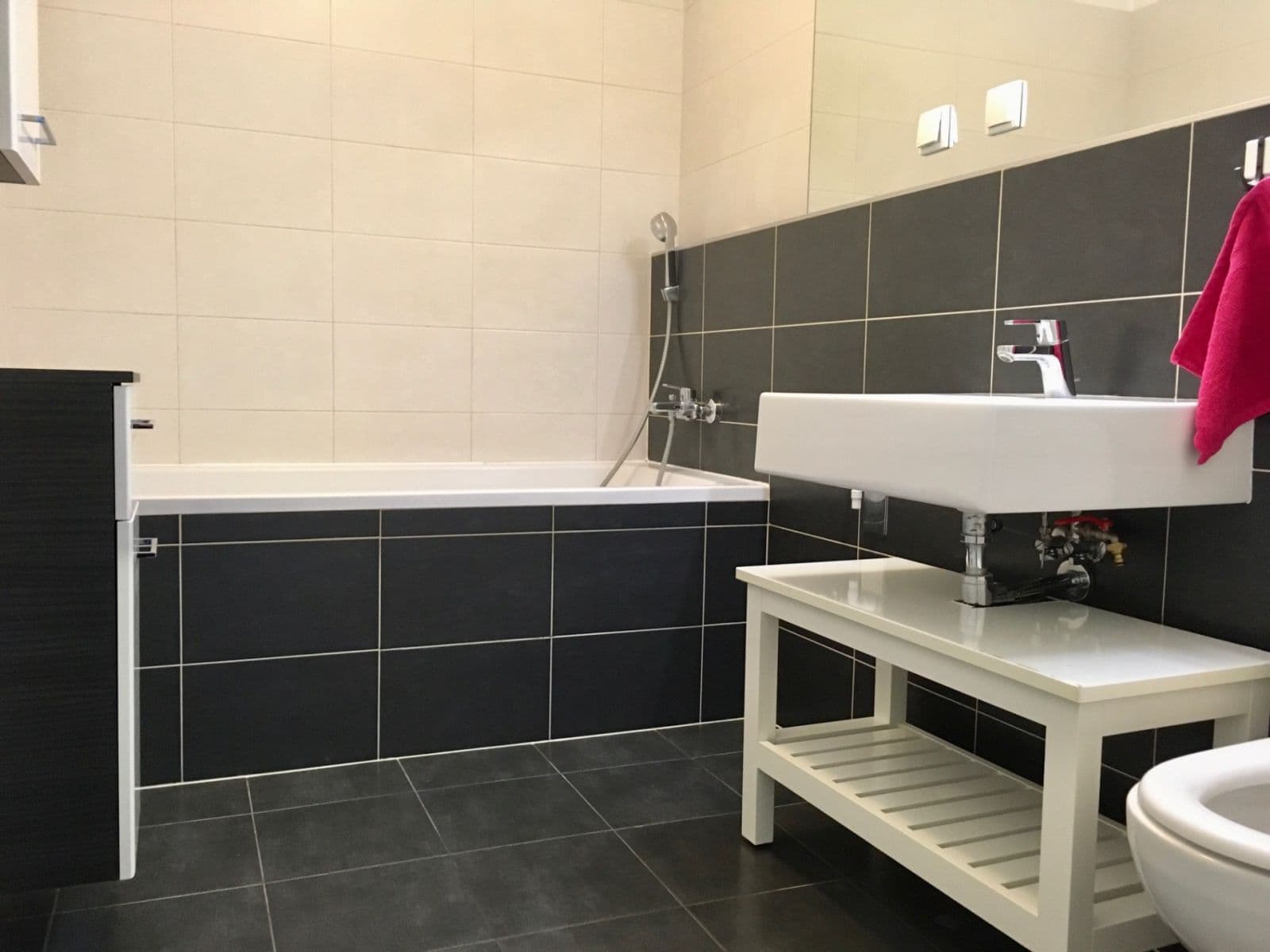 Prenájom bytu 1-izbový 30 m², Žltá, Petržalka, Bratislavský kraj Prenájom bytu 1-izbový 30 m², Žltá, Petržalka, Bratislavský kraj