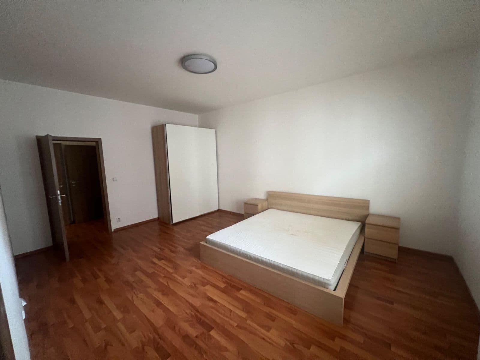 Prenájom bytu 2-izbový 60 m², Slovinská, Praha, Praha Prenájom bytu 2-izbový 60 m², Slovinská, Praha, Praha