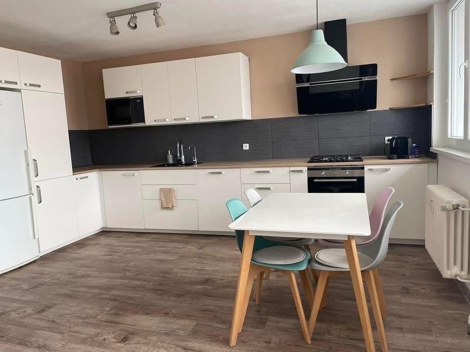 Prenájom bytu 3-izbový 67 m², Na Cihelně, Český Brod, Středočeský kraj Prenájom bytu 3-izbový 67 m², Na Cihelně, Český Brod, Středočeský kraj