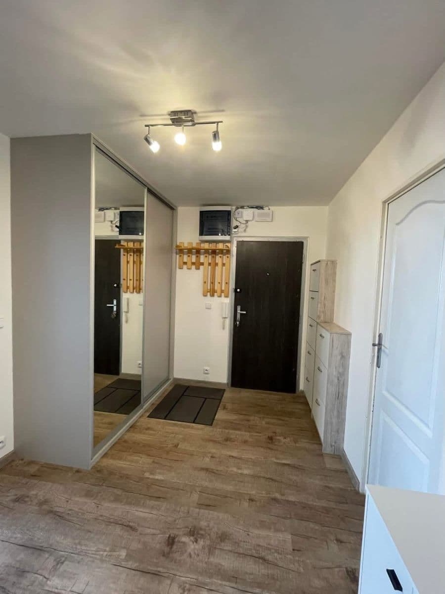 Prenájom bytu 3-izbový 67 m², Na Cihelně, Český Brod, Středočeský kraj Prenájom bytu 3-izbový 67 m², Na Cihelně, Český Brod, Středočeský kraj