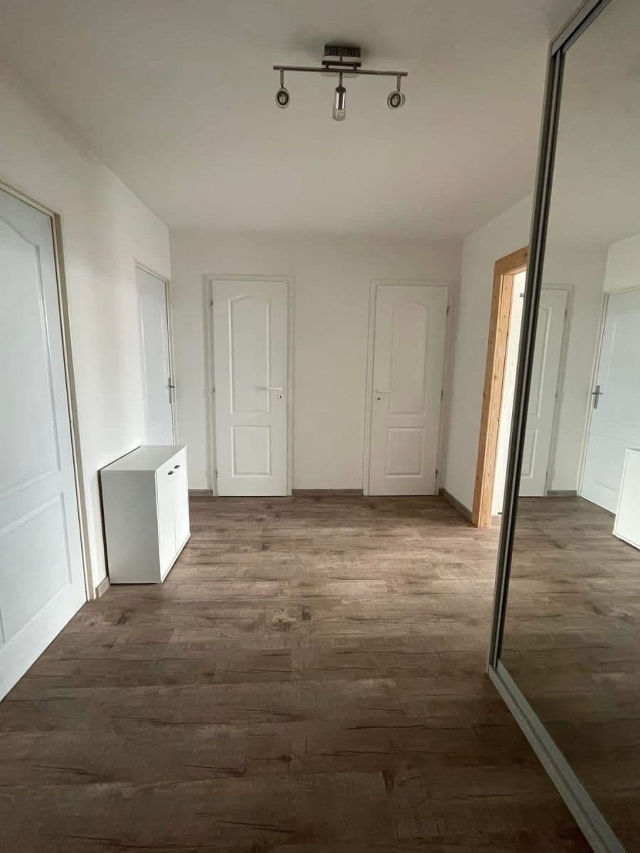 Prenájom bytu 3-izbový 67 m², Na Cihelně, Český Brod, Středočeský kraj Prenájom bytu 3-izbový 67 m², Na Cihelně, Český Brod, Středočeský kraj