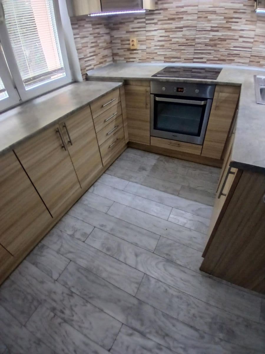 Prenájom bytu 2-izbový 60 m², Karla Buriana, Chomutov, Ústecký kraj Prenájom bytu 2-izbový 60 m², Karla Buriana, Chomutov, Ústecký kraj