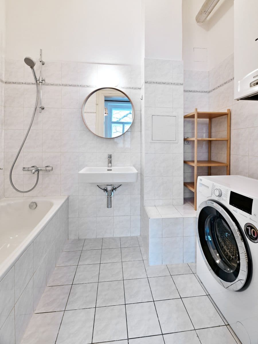 Prenájom bytu 2-izbový 39 m², Zlatnická, Praha, Praha Prenájom bytu 2-izbový 39 m², Zlatnická, Praha, Praha