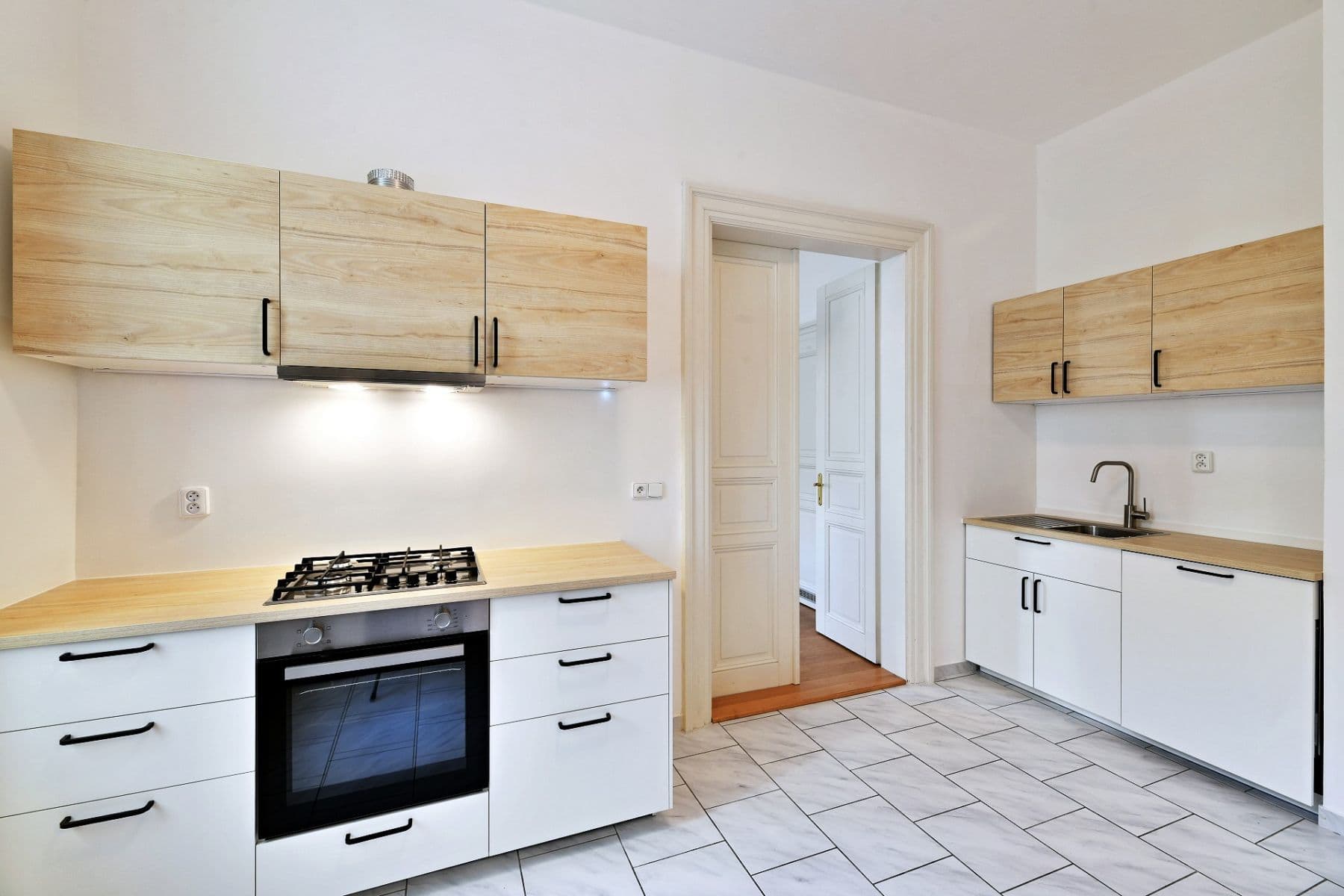 Prenájom bytu 2-izbový 39 m², Zlatnická, Praha, Praha Prenájom bytu 2-izbový 39 m², Zlatnická, Praha, Praha