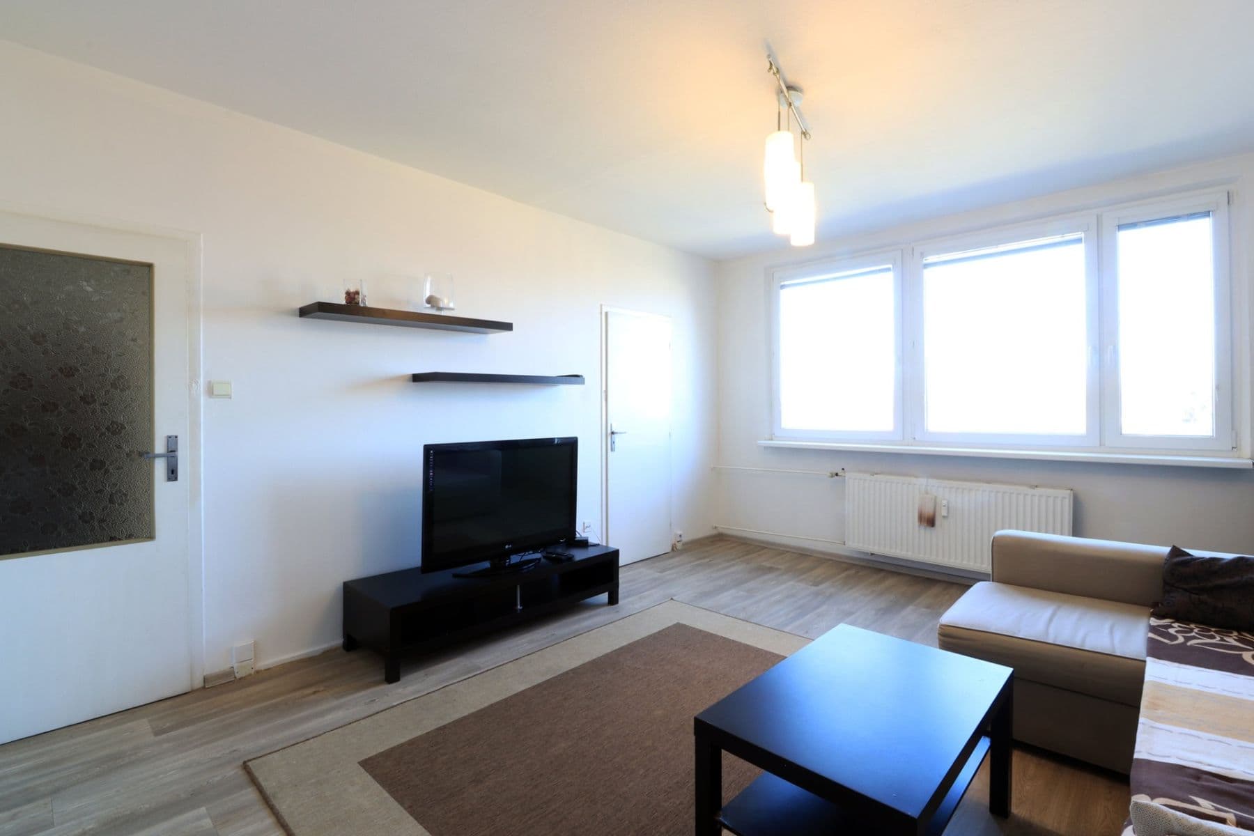 Prenájom bytu 3-izbový 70 m², Polabská, Praha, Praha Prenájom bytu 3-izbový 70 m², Polabská, Praha, Praha