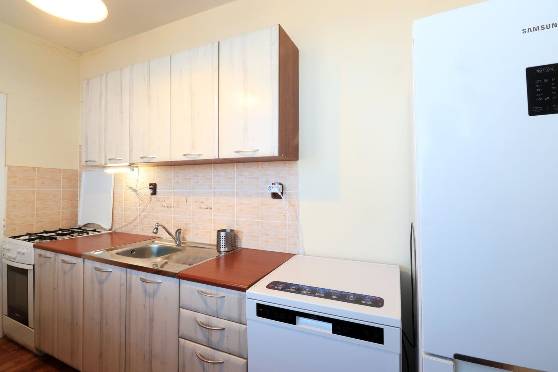 Prenájom bytu 3-izbový 70 m², Polabská, Praha, Praha Prenájom bytu 3-izbový 70 m², Polabská, Praha, Praha