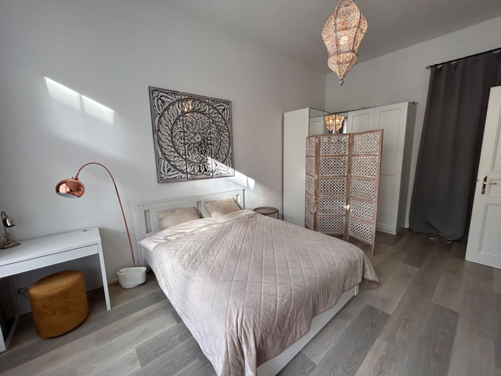 Prenájom bytu 1-izbový 44 m², Šafaříkova, Praha, Praha Prenájom bytu 1-izbový 44 m², Šafaříkova, Praha, Praha