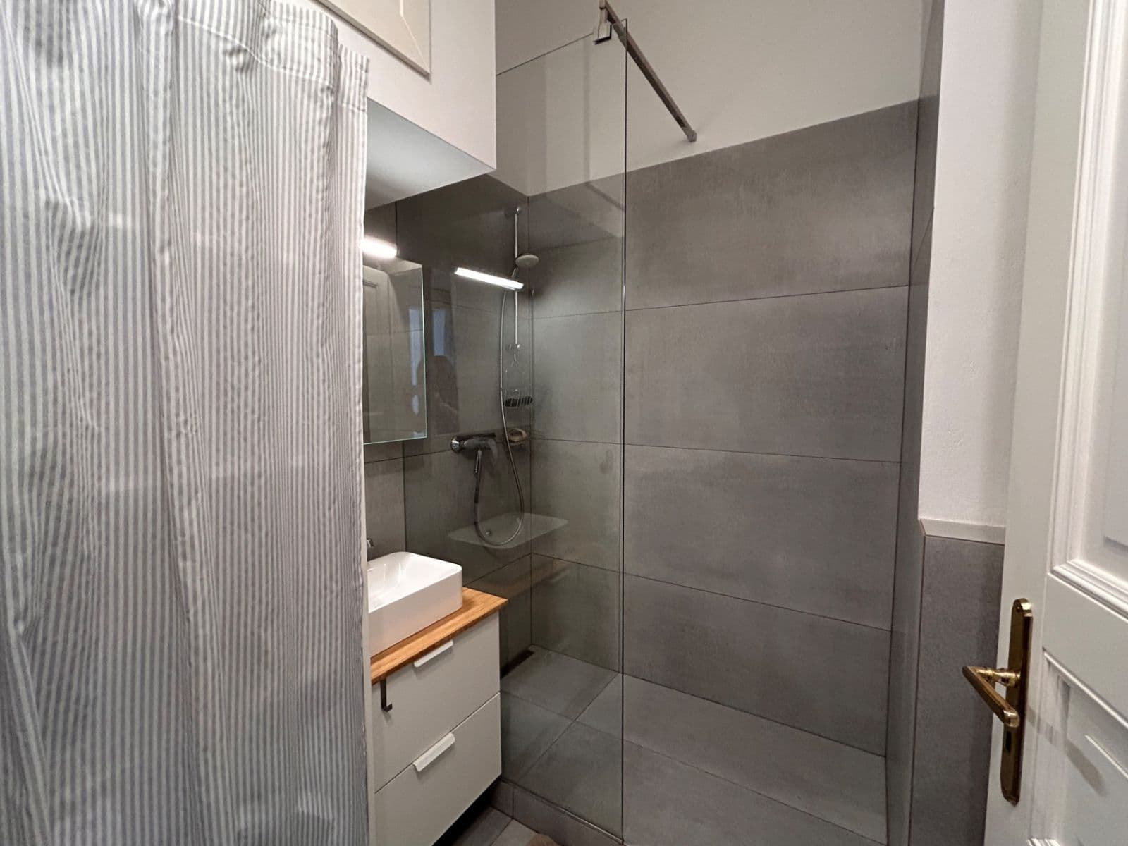 Prenájom bytu 1-izbový 44 m², Šafaříkova, Praha, Praha Prenájom bytu 1-izbový 44 m², Šafaříkova, Praha, Praha